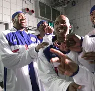 底特律活塞迎欧联关键赛，今晚状态回暖，信心回归，高层口径保持一致(底特律如何从辉煌走向凋零)