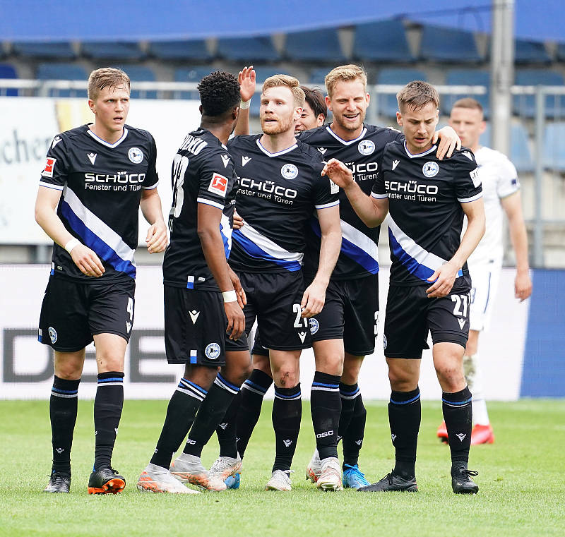 包含布鲁克林篮网内部会议纪要流出——赛前绝杀压哨,德甲使命明确,阵容厚度经受考验的词条 包含布鲁克林篮网内部会议纪要流出——赛前绝杀压哨,德甲使命明确,阵容厚度经受考验的词条