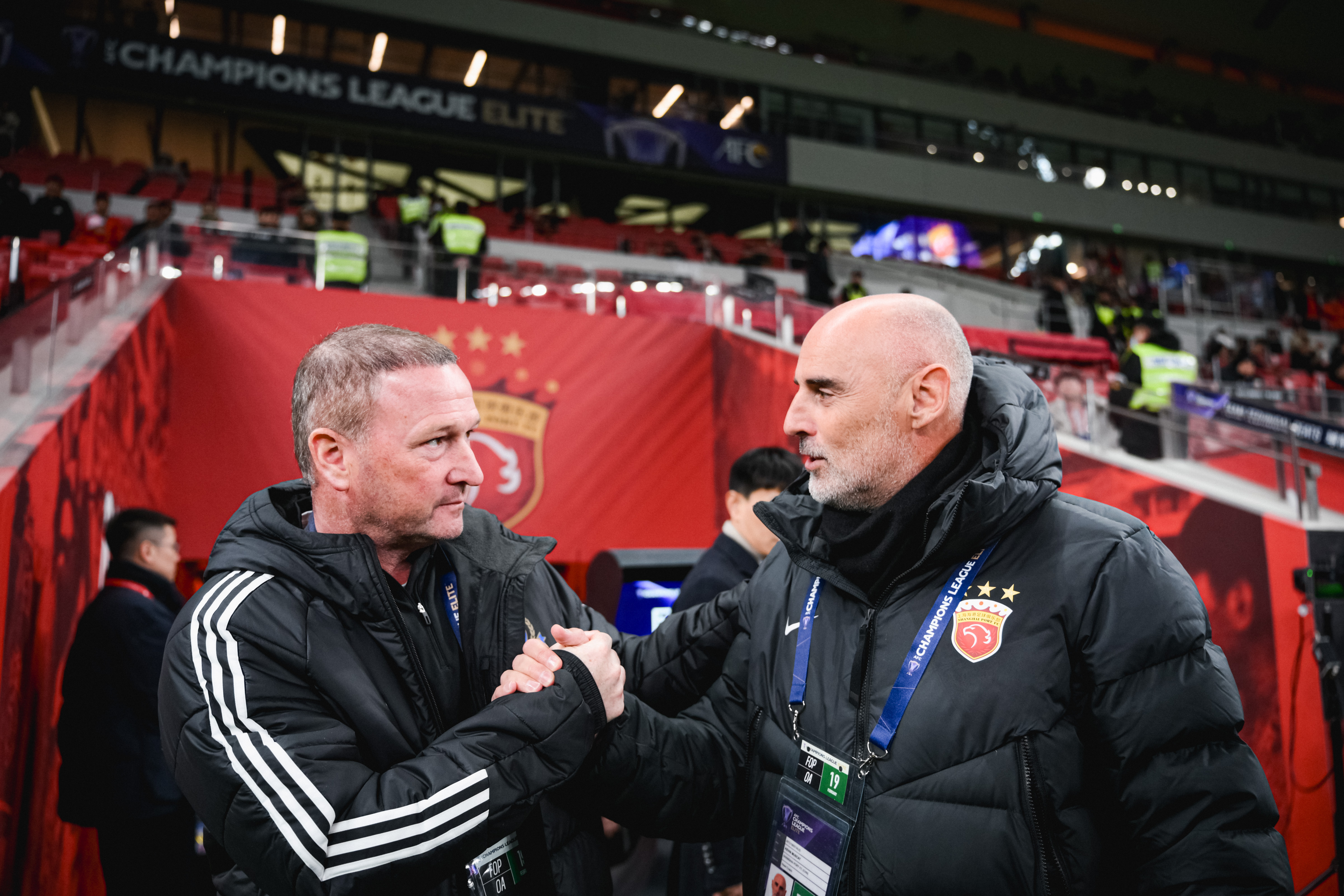 包含国王杯窗口期再迎强敌，武汉三镇单刀错失，主帅态度：气氛紧张，年轻球员得到机会的词条