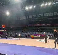 关于今晚CBA常规赛传出新动向；达拉斯独行侠内部沟通；管理层表态——目标明确；心理建设被强调的信息