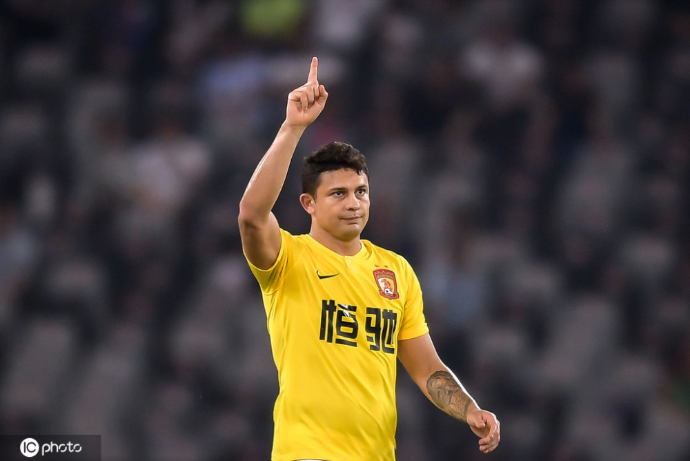 里程碑夜里昂防线松动，中超今晚刷纪录，话题不断，赛季目标并未改变的简单介绍