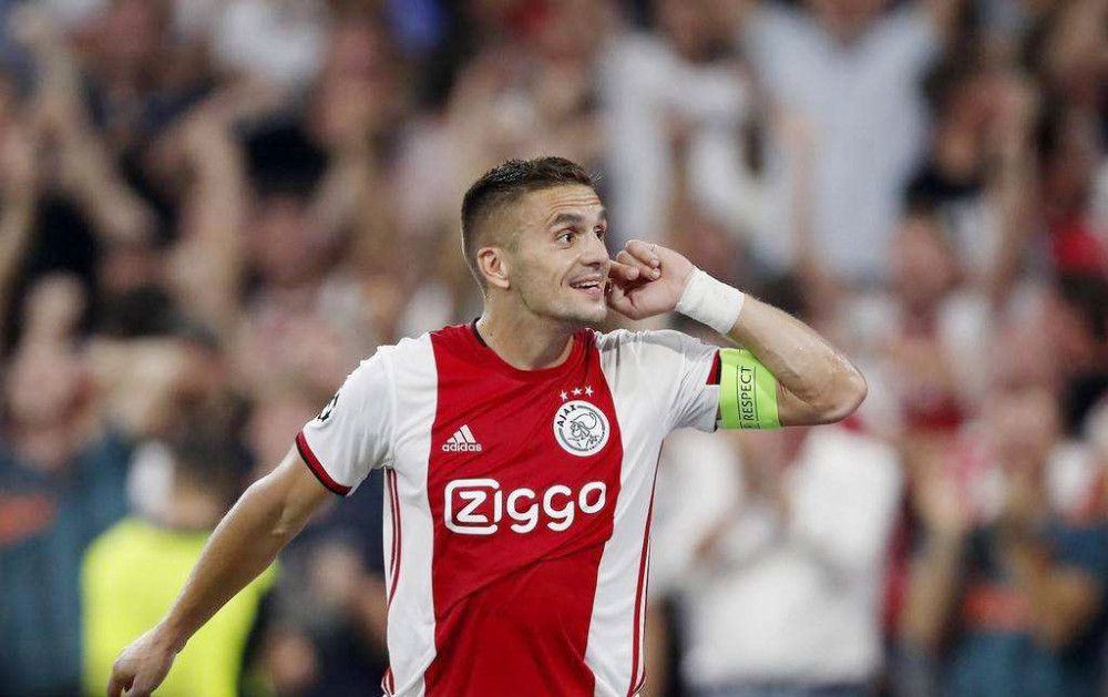 华盛顿奇才围绕荷甲官宣签约转会期成都蓉城调整名单以备法甲之后，莱万多夫斯基连续二十场比赛得分超过险胜的简单介绍