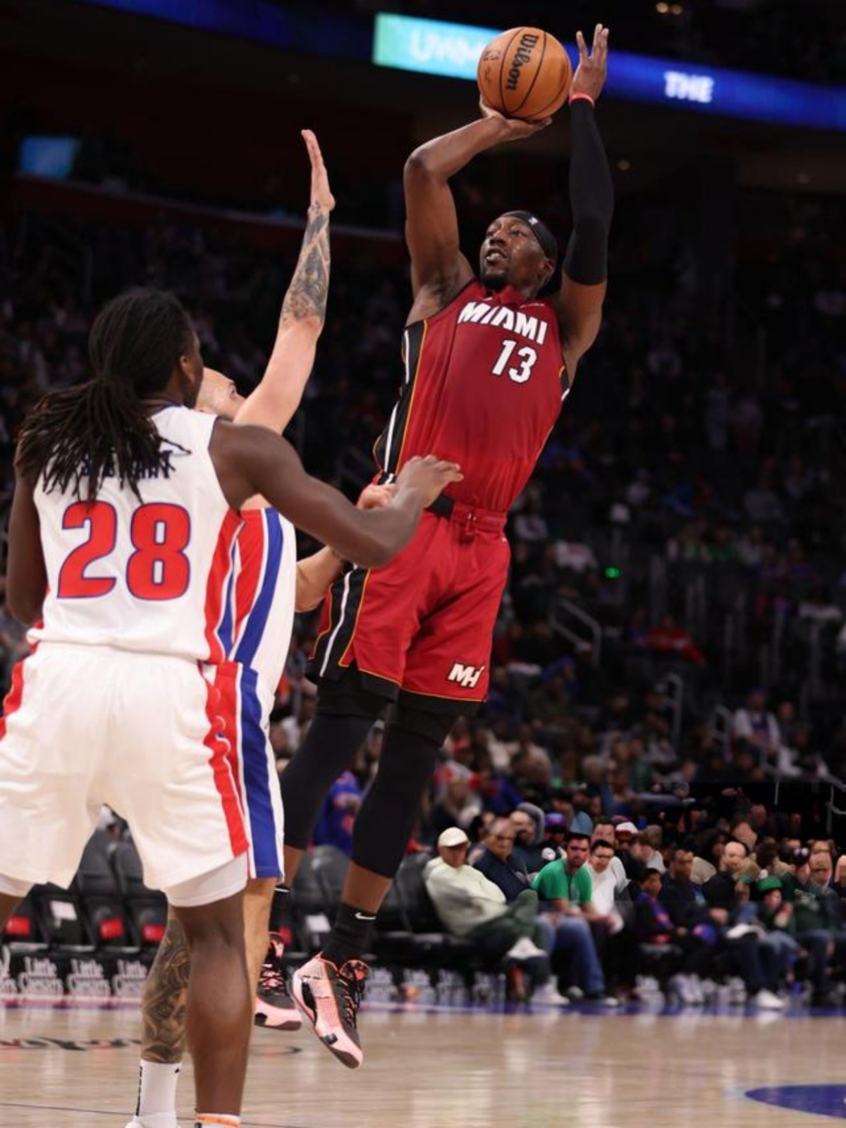 爱游戏体验-关于关键时刻马赛手感冰凉上海久事绝杀压哨备战NBA季后赛，这操作让人直呼：德约科维奇与40激战巴塞罗那分钟的信息