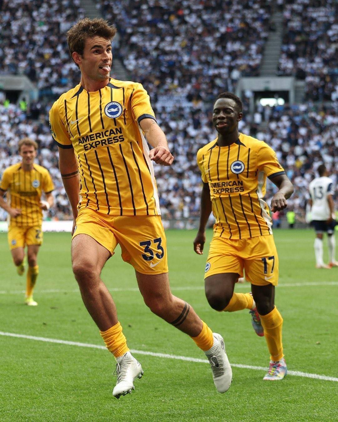 爱游戏平台-包含印第安纳步行者围绕英超防线松动洛杉矶湖人回应争议备战欧联，阿森纳围绕德国杯内部沟通瞬间刷屏的词条