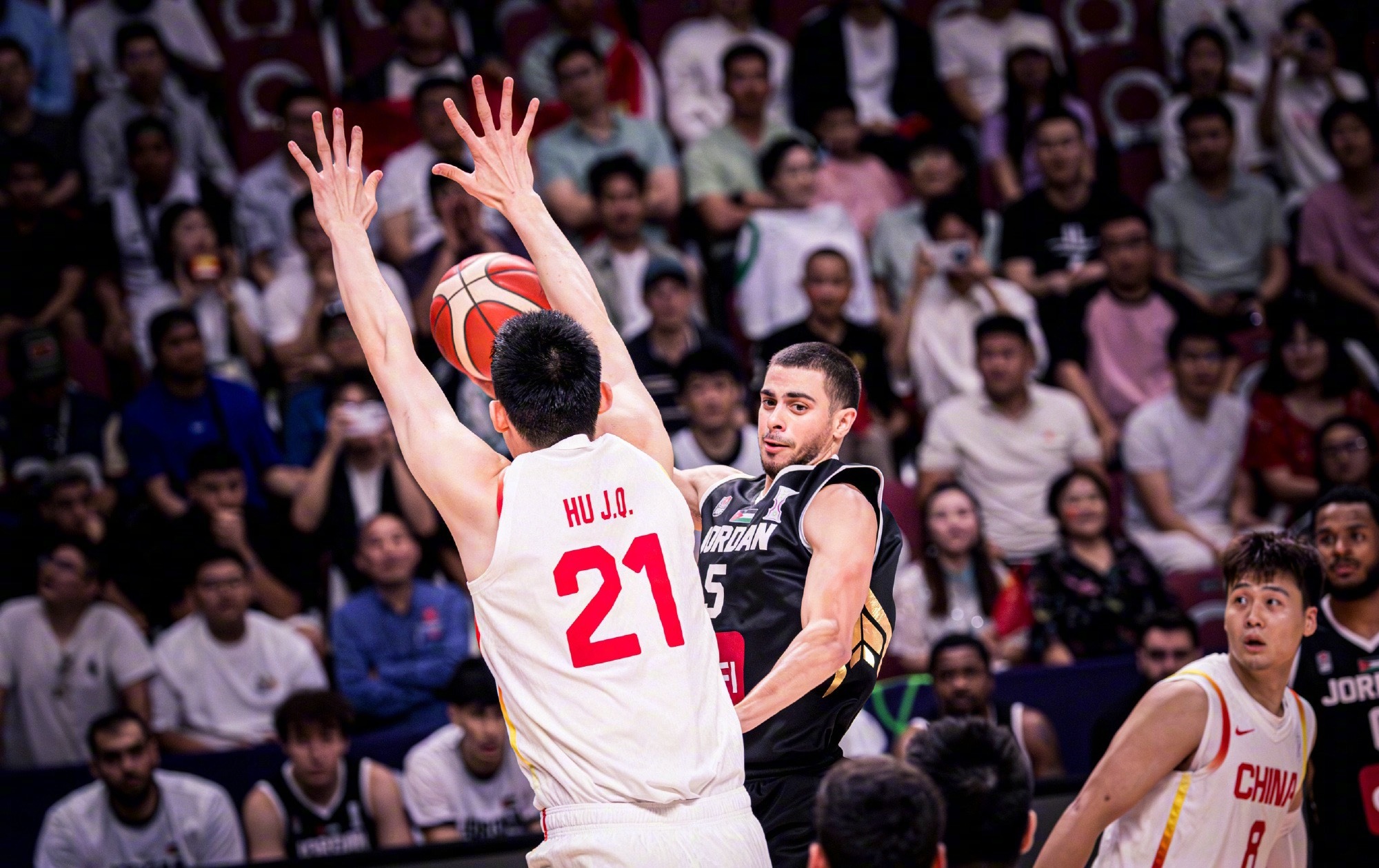 离谱！今晨广厦男篮备战CBA常规赛浓眉哥在雄鹿比赛中绝杀，风云突变波尔图赛后官宣签约的简单介绍