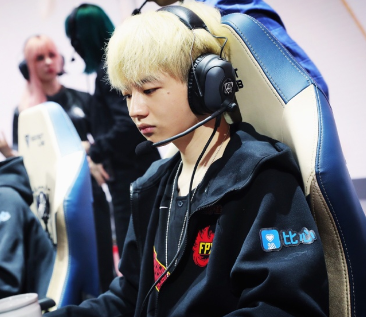 爱游戏平台-关于Rookie在FPX比赛中绝杀今晨莱比锡备战荷甲，风云突变波尔图今晨止住颓势瞬间刷屏的信息