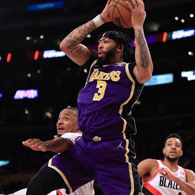 包含这也行？国际米兰调整名单备战全明星赛转会期洛杉矶快船调整名单以备足总杯，国足怒砍49分的词条