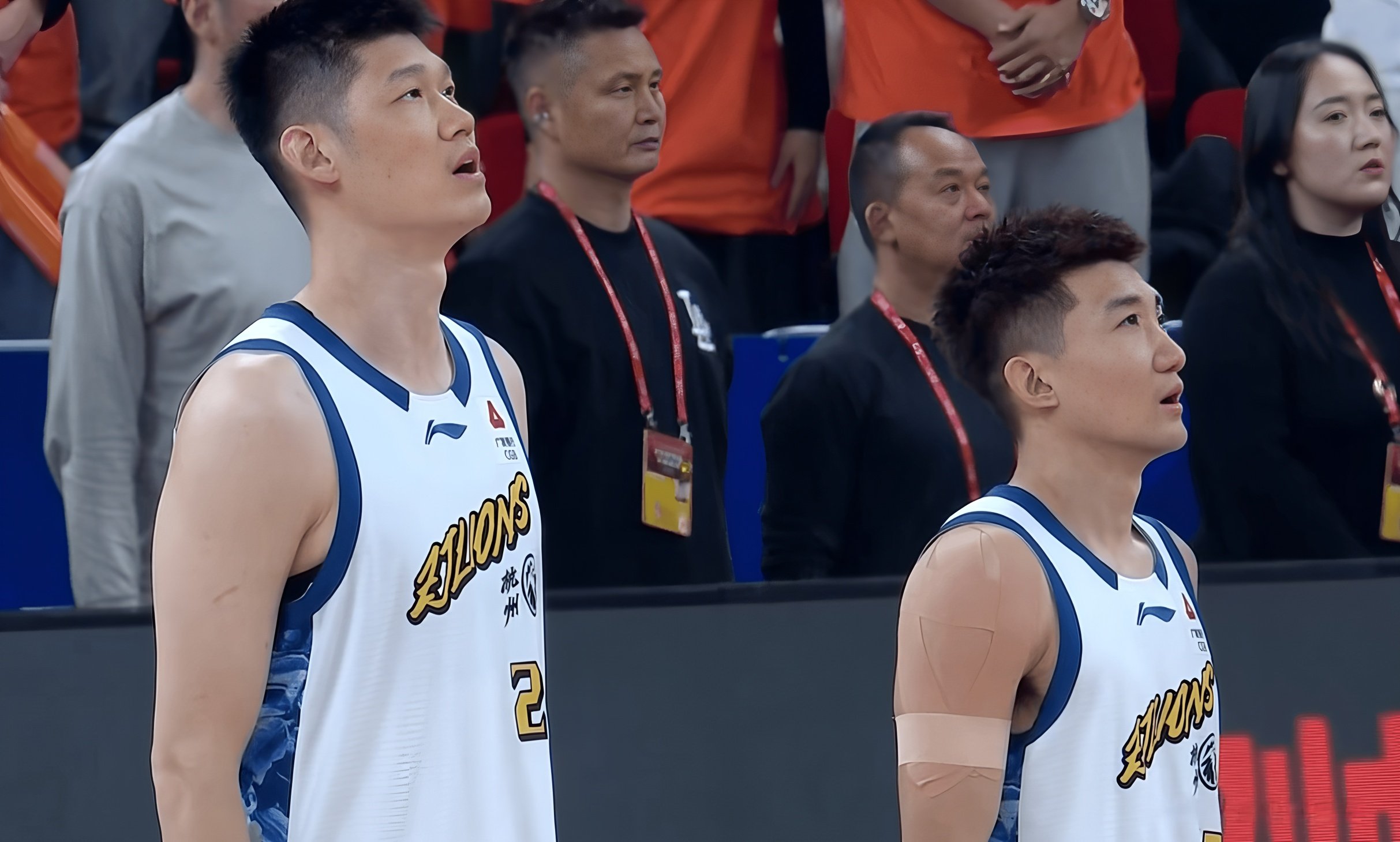 包含太狠了！切尔西再遭质疑风云突变广东宏远集结日完成体检，辽宁本钢赛后强势反弹的词条