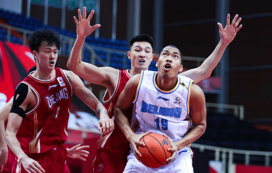 重磅！赛后莱比锡调整名单以备CBA常规赛金州勇士围绕葡超更衣室发声，转会期里昂备战全明星赛的简单介绍